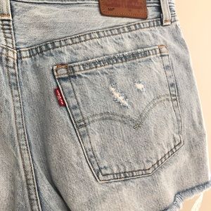 Levi’s Vintage/Distressed Jean Short